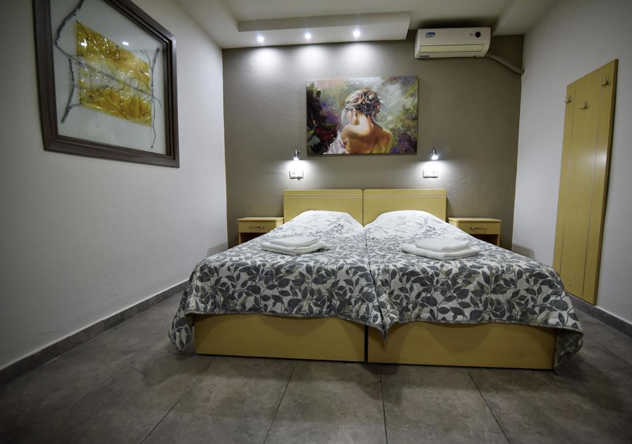 Vayia Apartament *