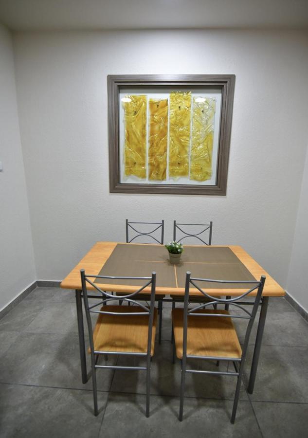 Vayia Apartament *